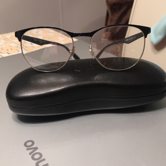 Ray-Ban Accessories - 💞SATURDAY SALE💞Ray Ban frames and case